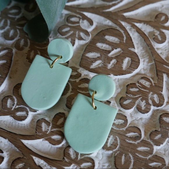 Clay Mint Green Art Deco Earrings - Picture 3 of 5
